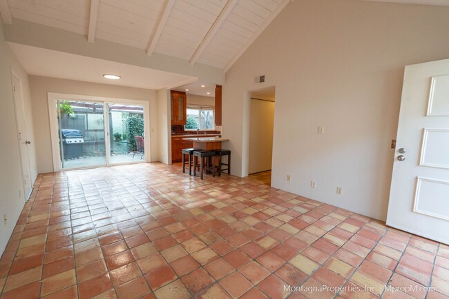 Building Photo - Spacious & Bright Los Gatos Home w/AC and ...