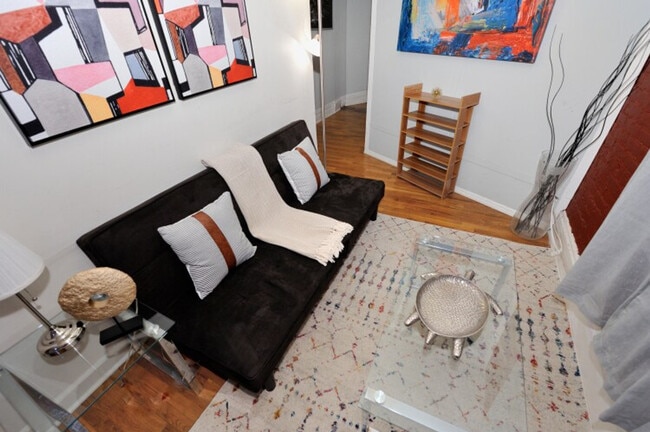 Building Photo - 440 W 45th St