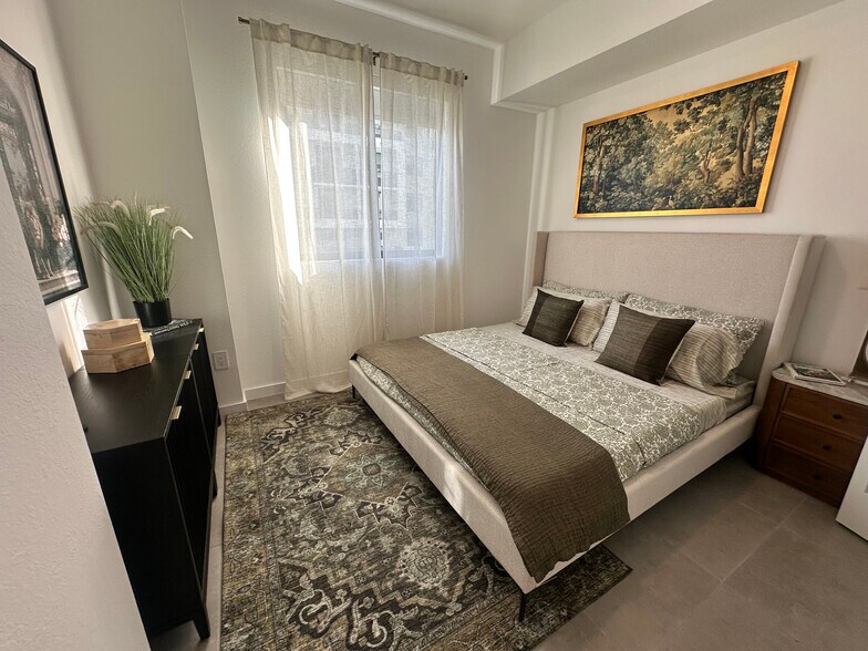 Building Photo - 2029 Monroe St