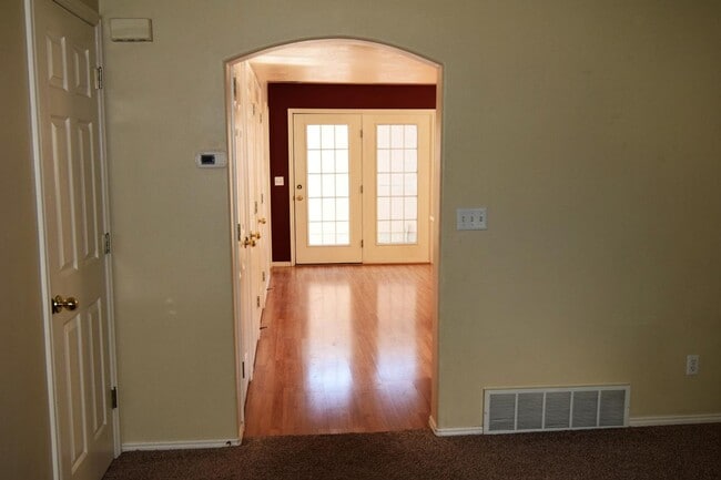 Primary Photo - 119 Penhurst Pl