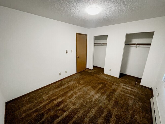 Building Photo - Monticello Apartments