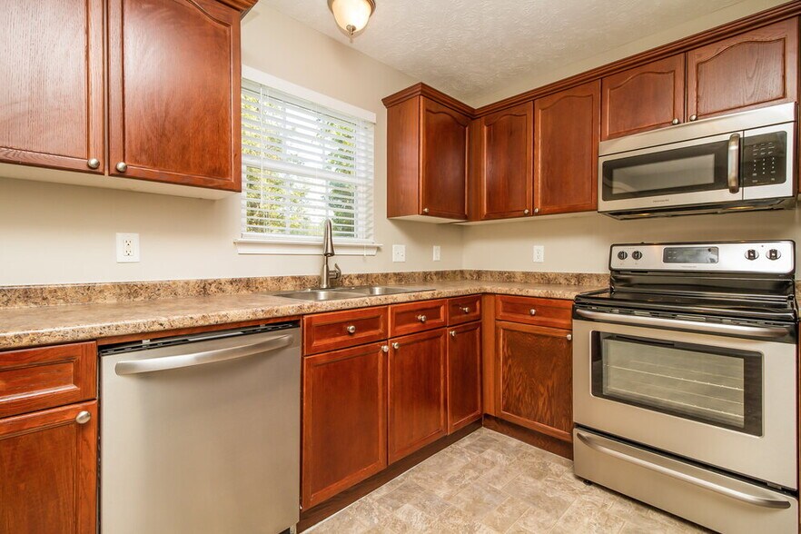 Building Photo - 328 Slippery Rock Dr