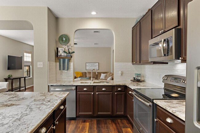 Building Photo - 408 Tyree Rd