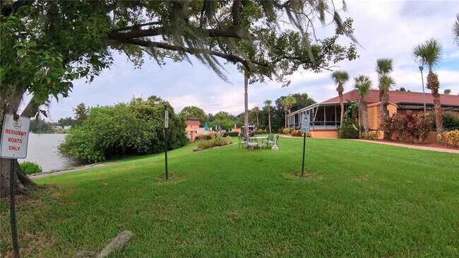 Building Photo - 2055 S Floral Ave