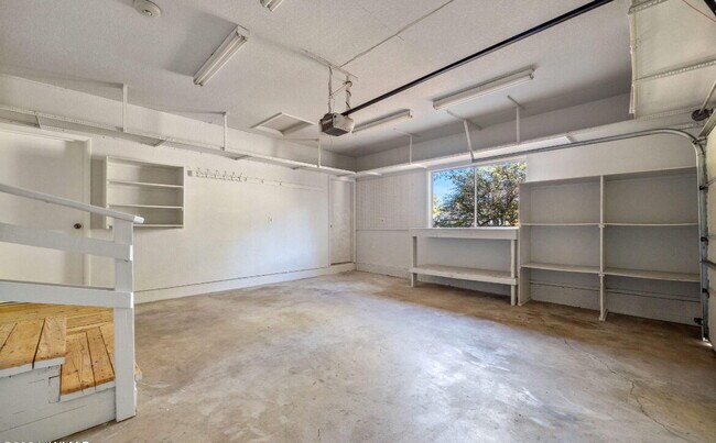 Building Photo - 620 N 1st Pl