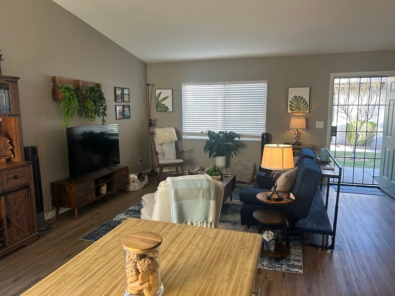 Living Room - 3340 S Parkside Dr