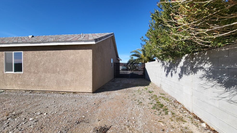 Building Photo - 3799 N Mayfield Ranch Rd