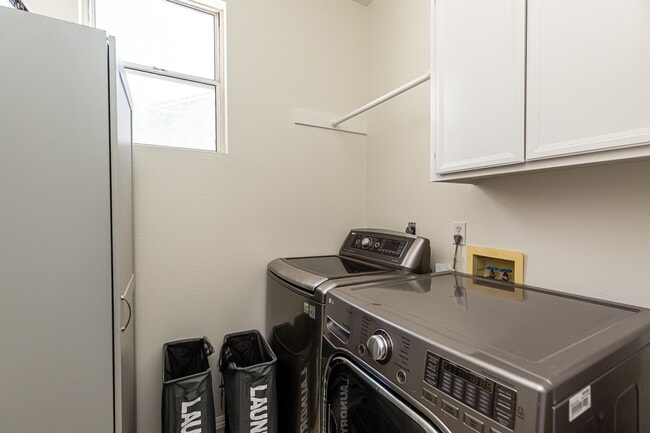 Building Photo - ***CHARMING CHULA VISTA 4/2 HOME, PET FRIE...
