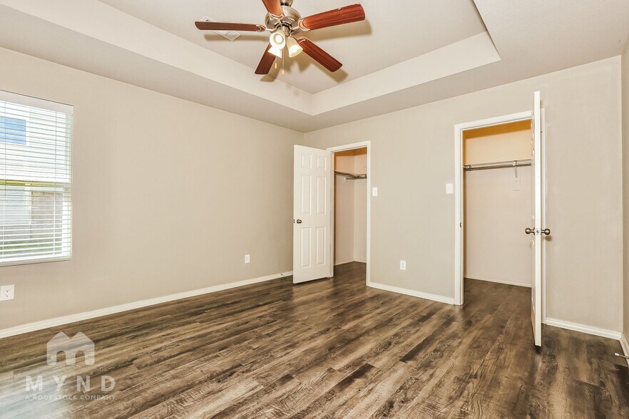 Building Photo - 2001 Honeycomb St