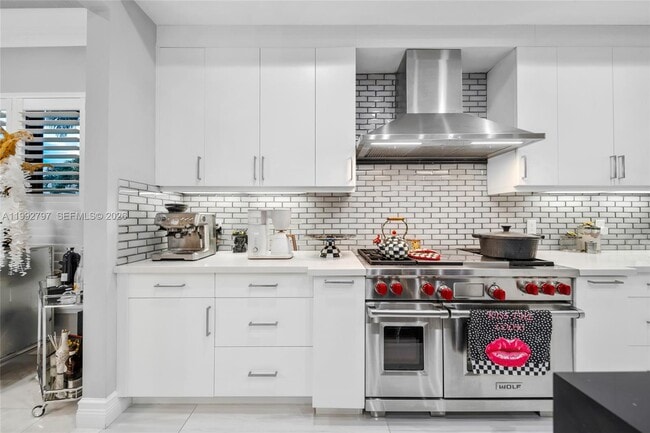 Building Photo - 16849 Pierre Cir