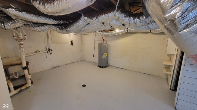 Building Photo - 1604 W 11th St