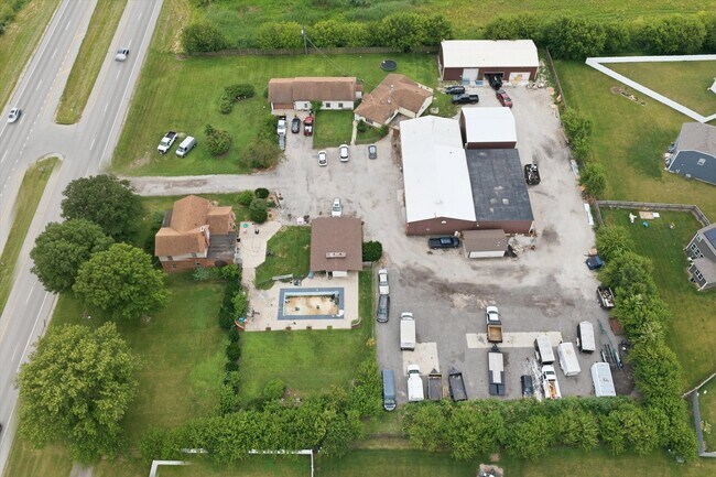 Building Photo - 24134 IL-53