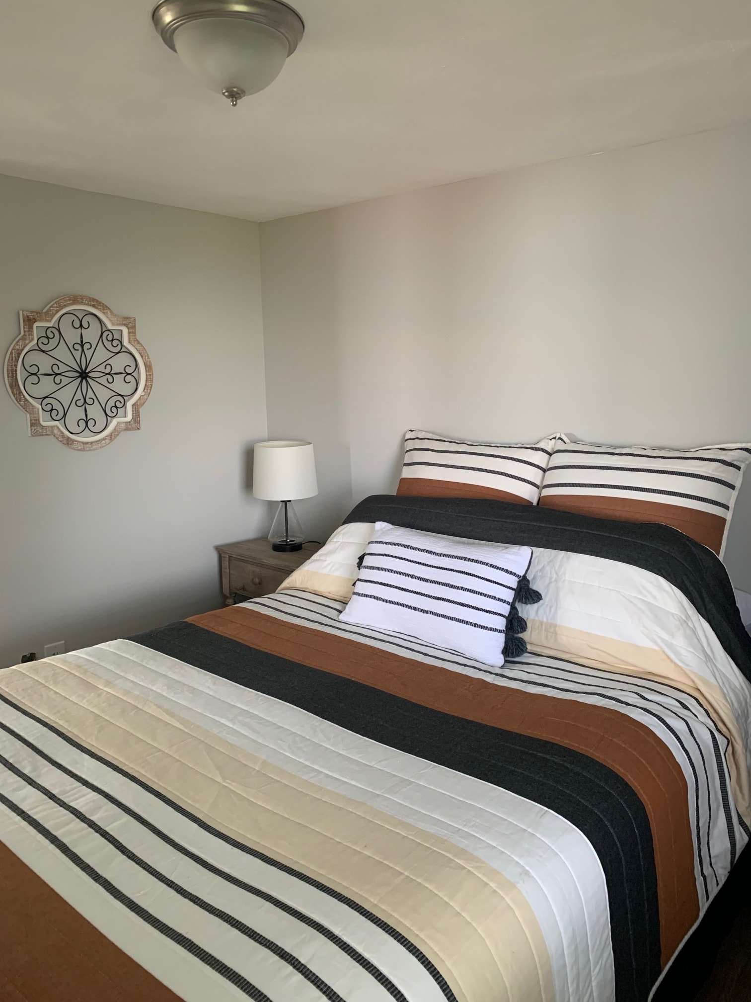 Building Photo - 2 Hall Rd