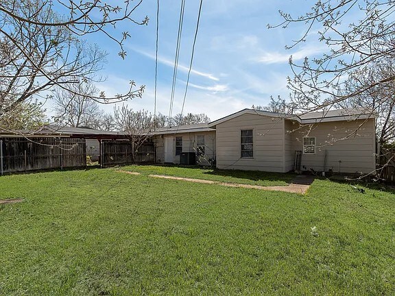 Building Photo - 165 Eisenhower Rd