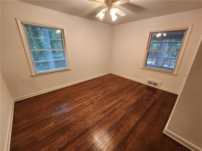 Building Photo - 2294 Clairmont Rd