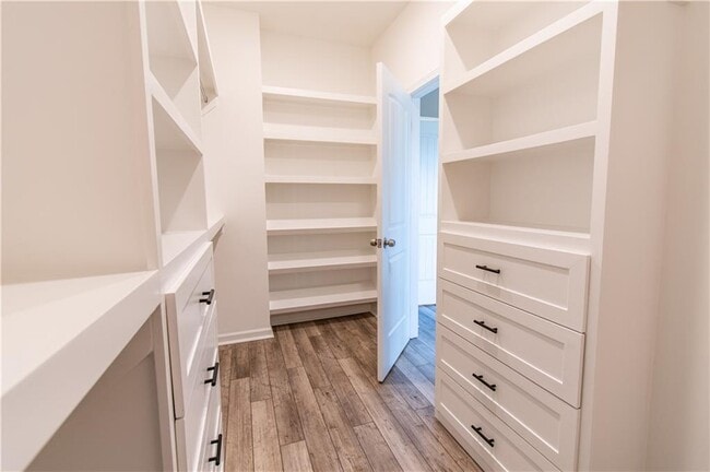 Building Photo - 115 Pinto Ln