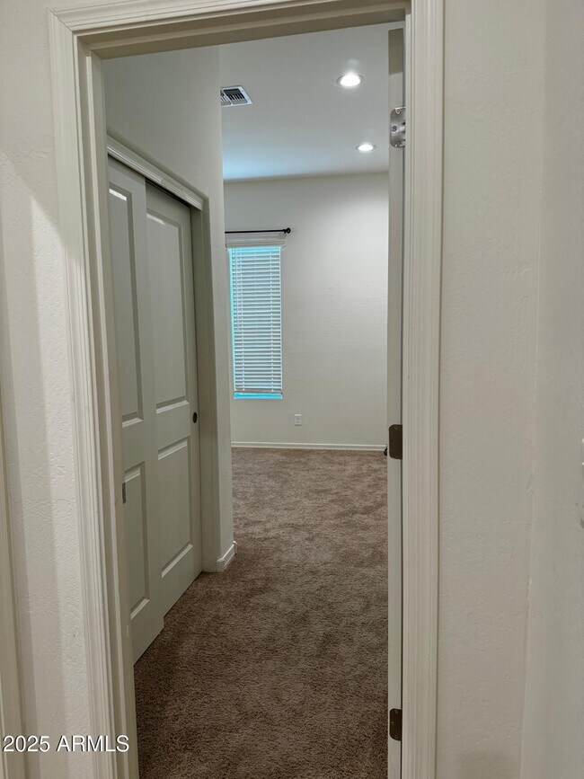 Building Photo - 5526 N 107th Ln