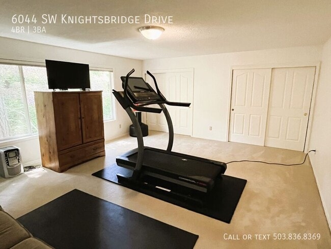 Building Photo - 6044 SW Knightsbridge Dr