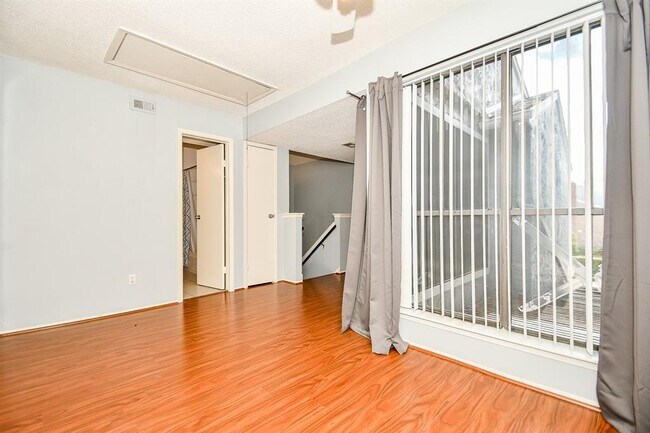 Building Photo - 3200 S Gessner Rd