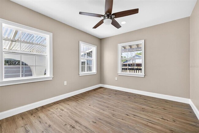 Building Photo - 3620 E Tampa Cir