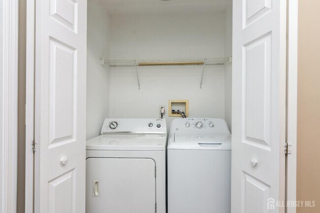 Building Photo - 34 Chimney Ct