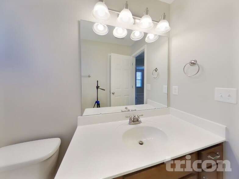 Building Photo - 825 Old Forester Ln