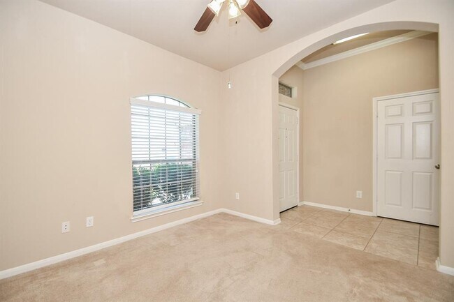 Building Photo - 2022 Haven Springs Ln