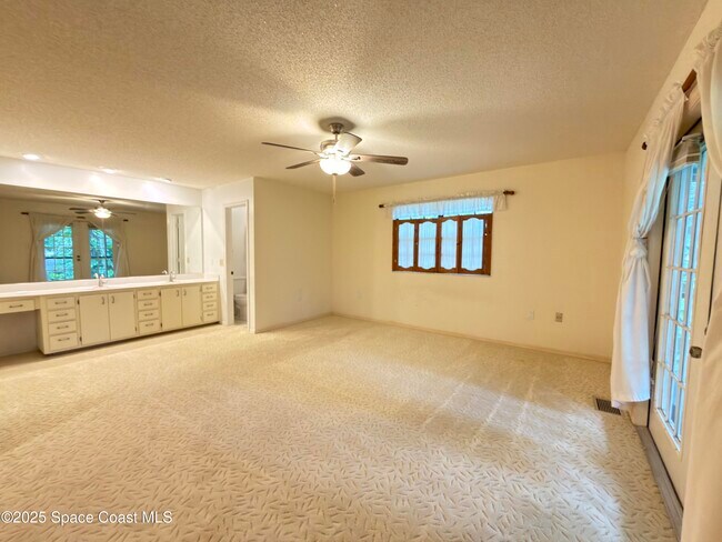 Building Photo - 4120 Ponds Dr