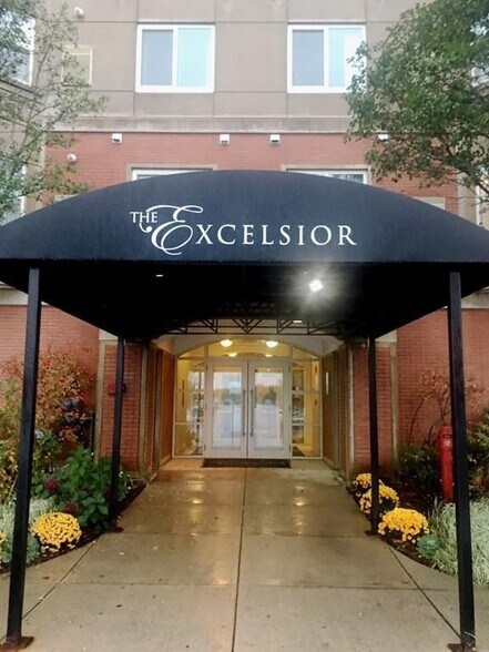 Primary Photo - 1 Cityview Ln