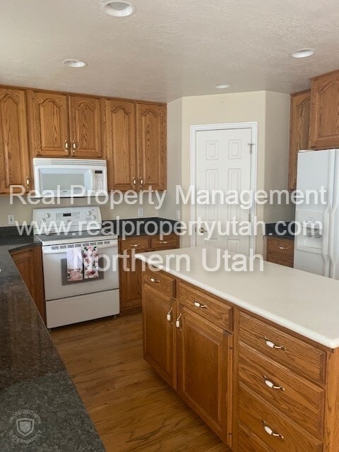 Building Photo - 5 Bedroom Home Centrally Located In Fruit ...