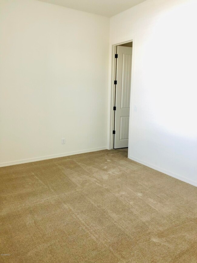 Building Photo - 9553 E Theia Dr