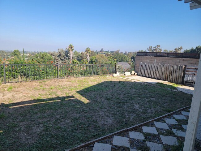 Building Photo - 23041 Via San Gabriel