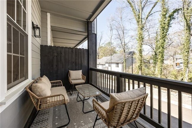 Building Photo - 3165 Dogwood Dr