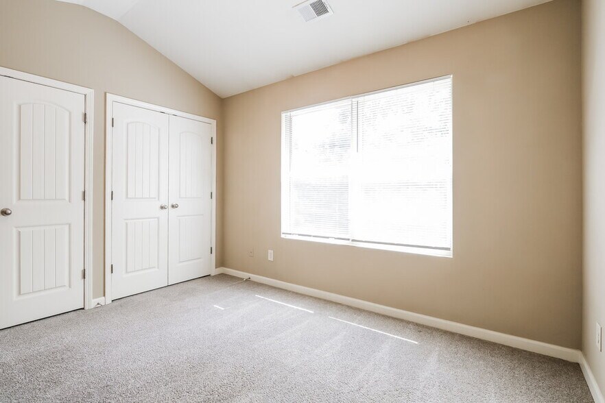 Building Photo - 1088 Sandy Bank Ct NE