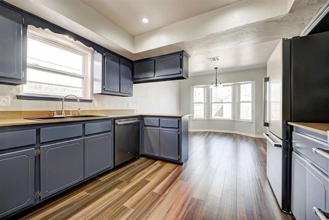 Building Photo - 1011 W Gemini Rd