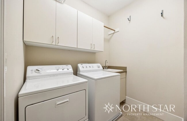 Building Photo - Stunning Renaissance at Peterkort Woods To...