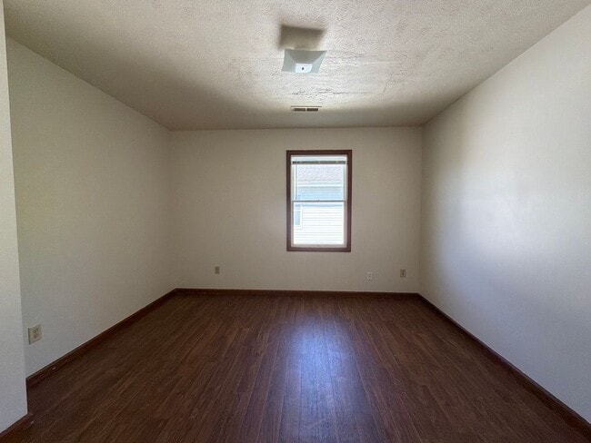 Building Photo - 209 Stonewall Ct