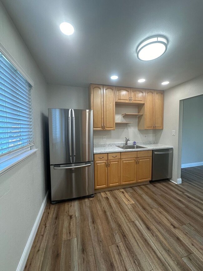 Building Photo - Single Story 3 bedroom In Cute Treelined Vallejo Neighborhood