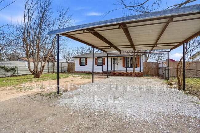 Building Photo - 1100 SE 9th St