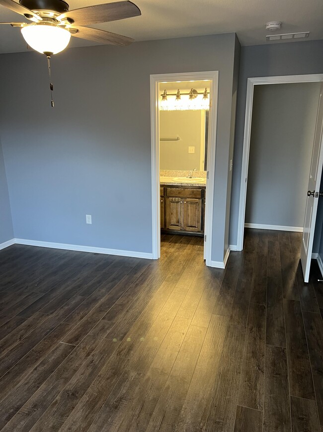 Building Photo - 891 W Gay St