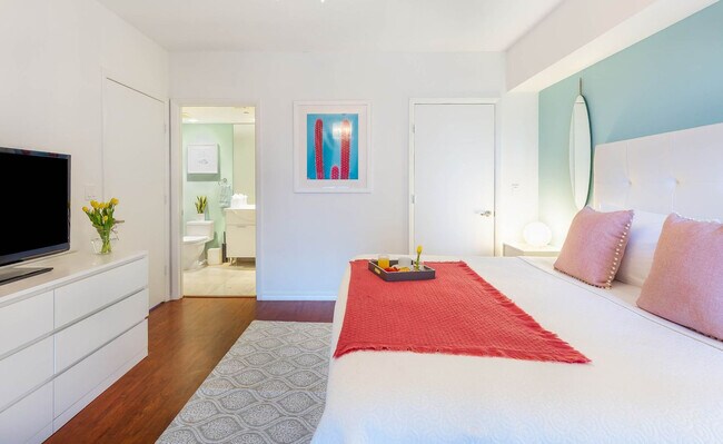 Building Photo - 485 Brickell Ave