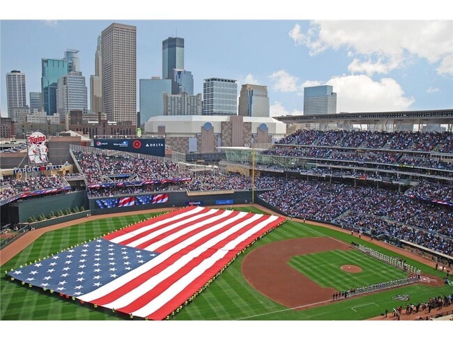 Building Photo - 660 N 2nd St