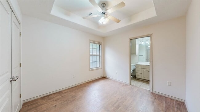 Building Photo - 115 Richards St