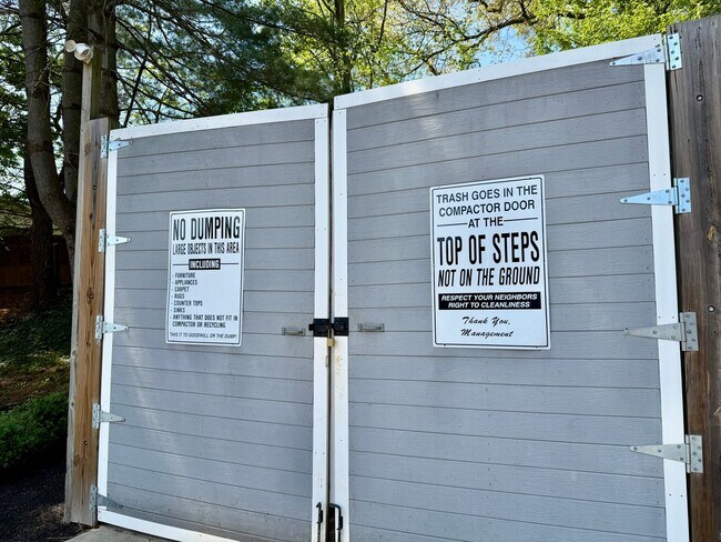 Building Photo - Welcome to Waters Edge Condos!