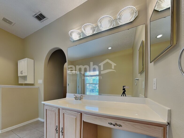 Building Photo - 138 Pine Isle Dr