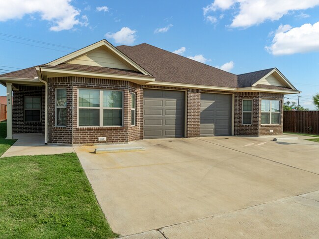 Primary Photo - 301 Panther Way