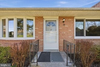 Building Photo - 210 Stafford Dr