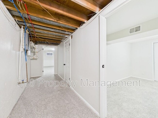Building Photo - 8215 Ruskin Way