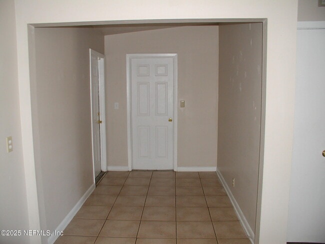 Building Photo - 2500 Congaree Dr W