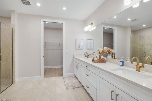 Building Photo - 15336 Lucerna St